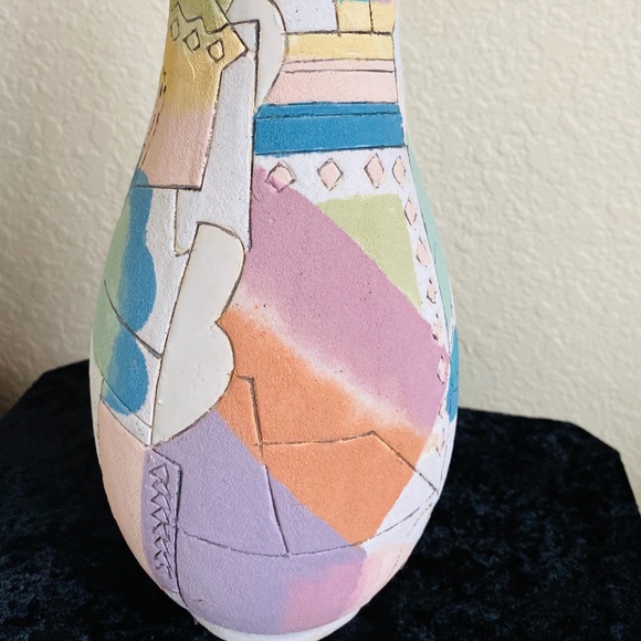Modern Pattern Vase - Picture 2 of 5